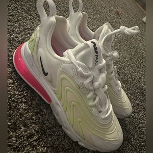 Nike react 270 sneakers